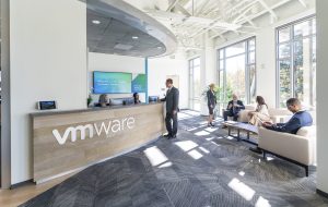 Broadcom فشارهای مشتریان VMware را با نامه های متوقف و دیستون بیش از مجوزهای دائمی Broadcom فشارهای مشتریان VMware را با نامه های متوقف و دیستون بیش از مجوزهای دائمی